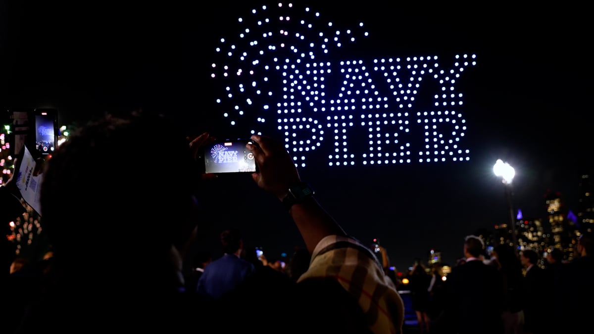 a drone show at navy pier in chiacgo reads