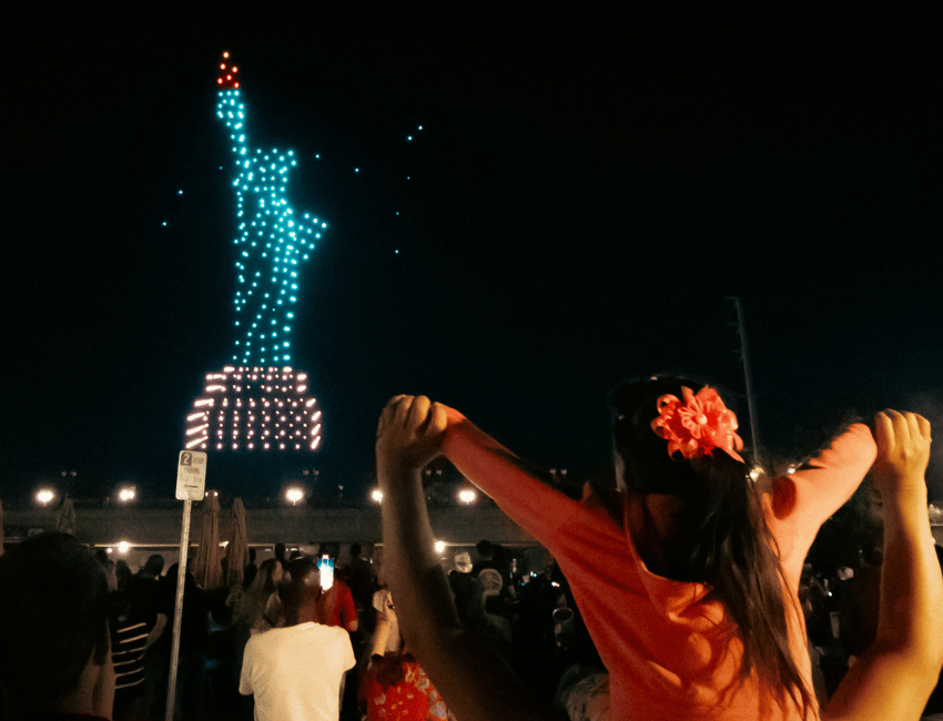 Statue of Liberty displayed in drone lights in Napa, California by Sky Elements