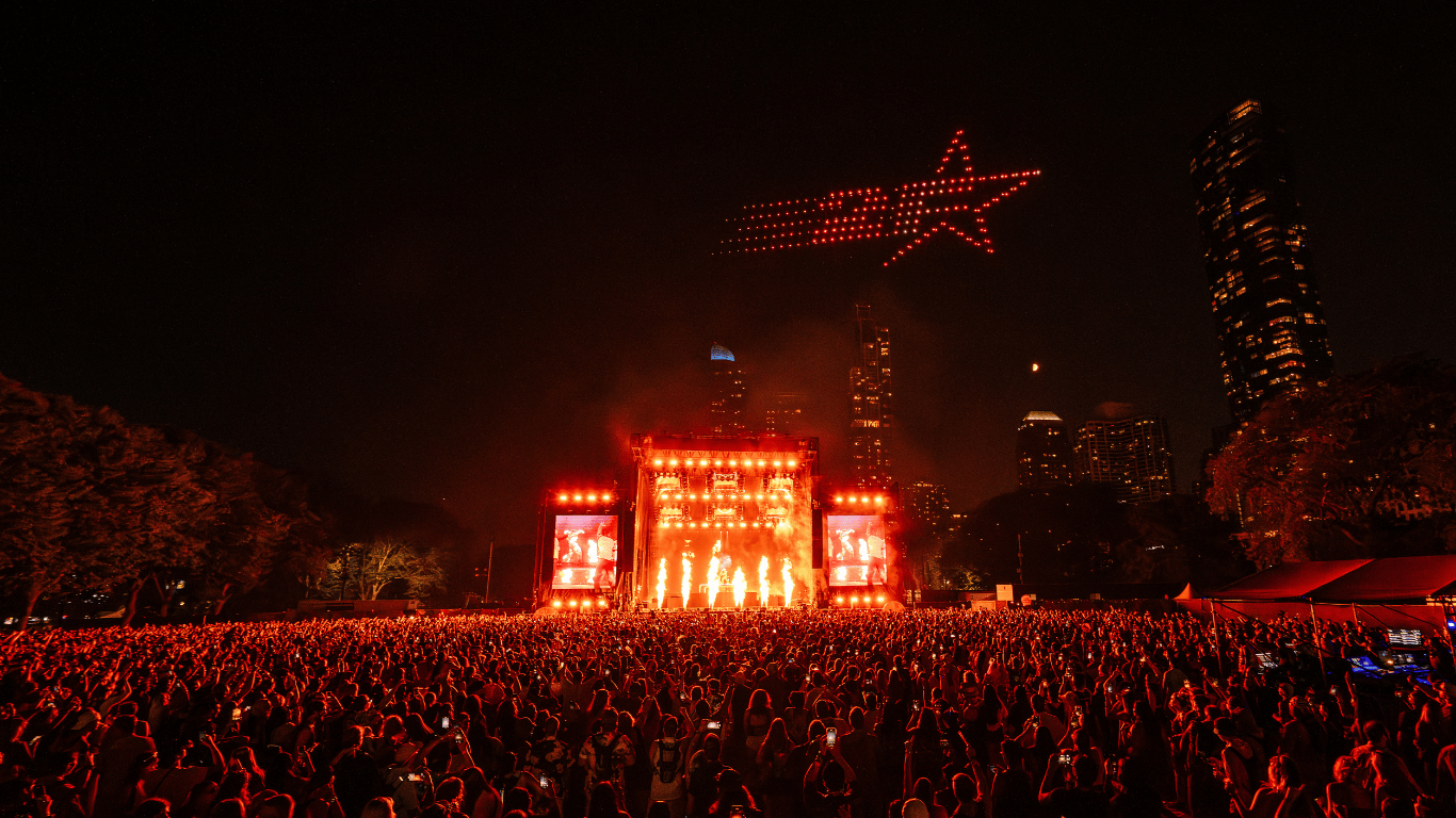 lollapalooza drone show two friends chicago 2F logo