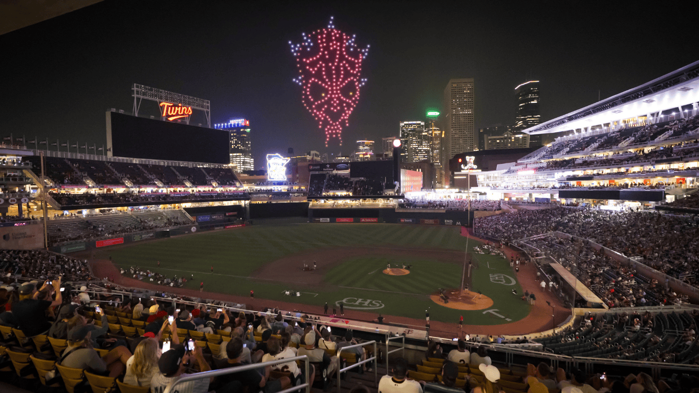 minnesota-twins-star-wars-drone-show