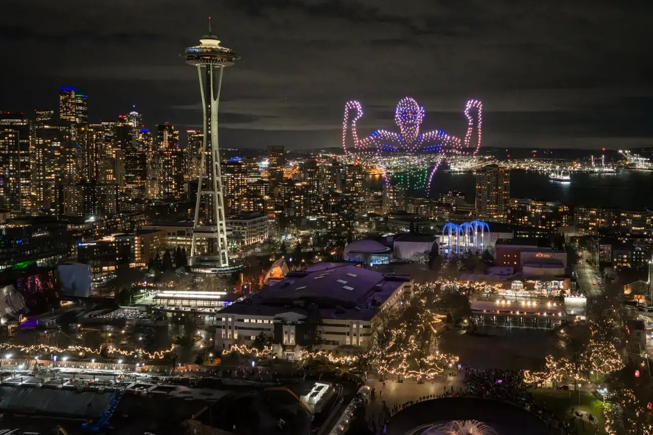 seattle-seahawks-drone-show-sky-elements-4