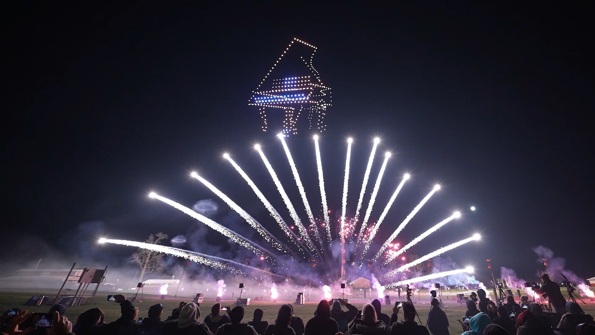 Piano-drone-show-fireworks