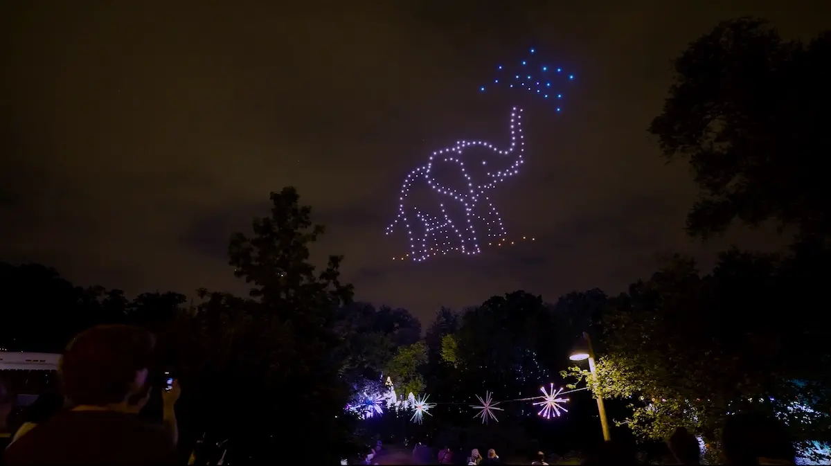 Cleveland Metroparks Zoo drone light show
